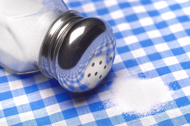 Riesgos por consumo alto de sal